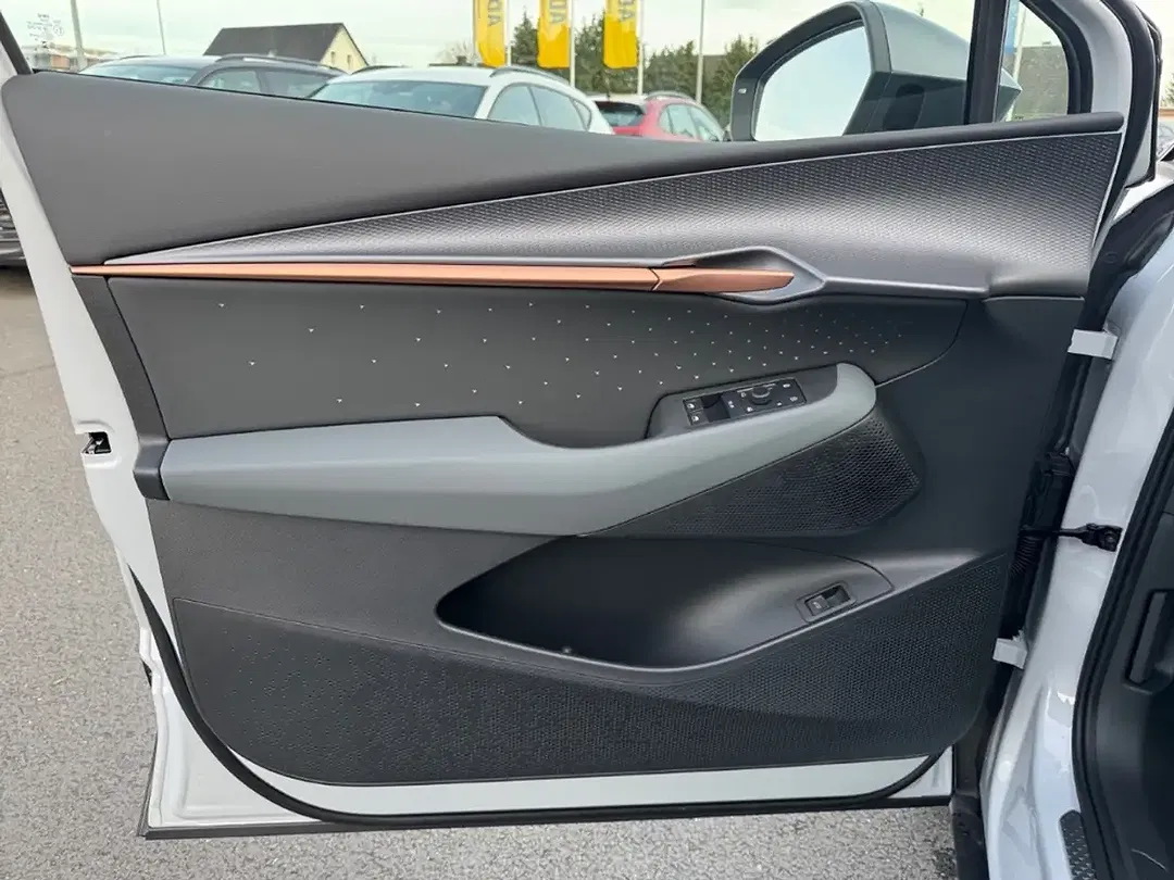 CUPRA Tavascan - Thumbnail 12