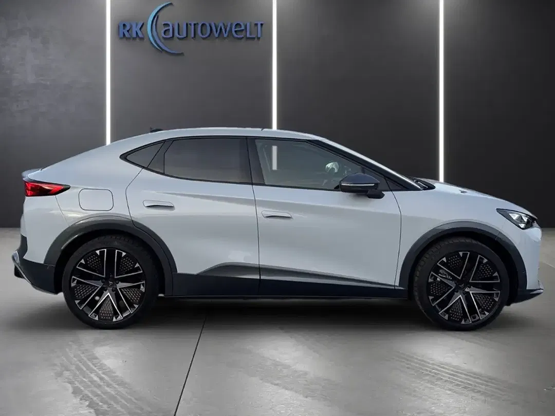CUPRA Tavascan - Thumbnail 3