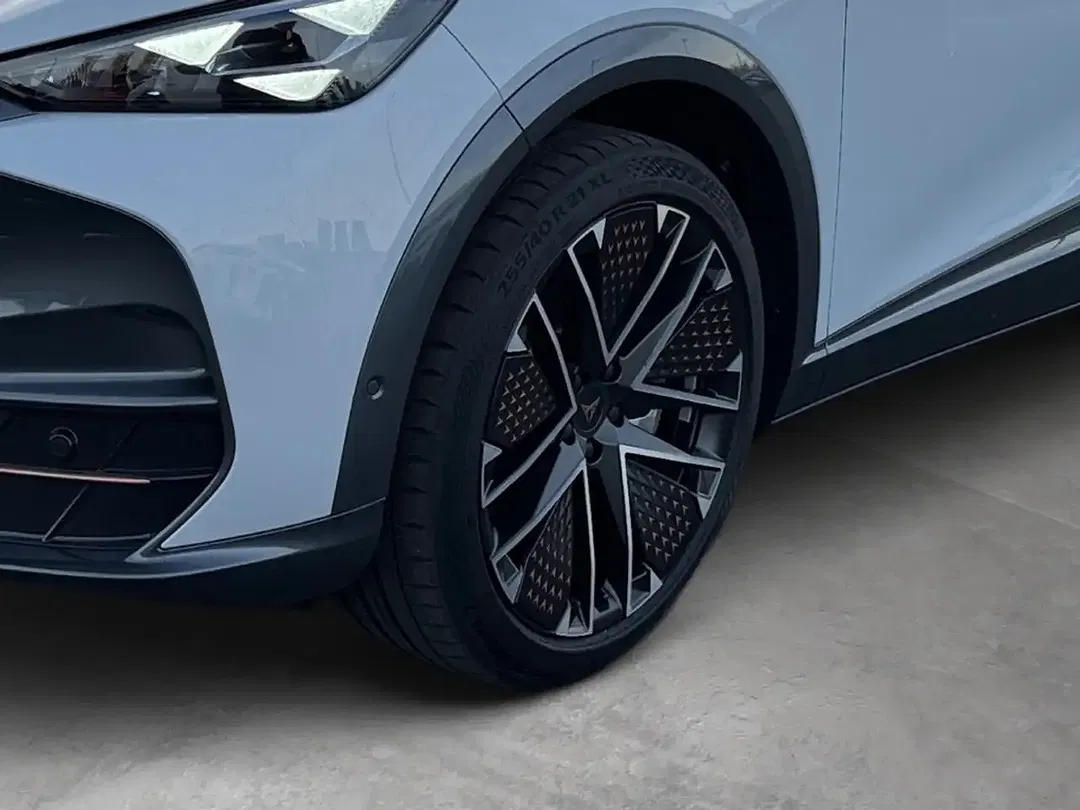 CUPRA Tavascan - Thumbnail 8