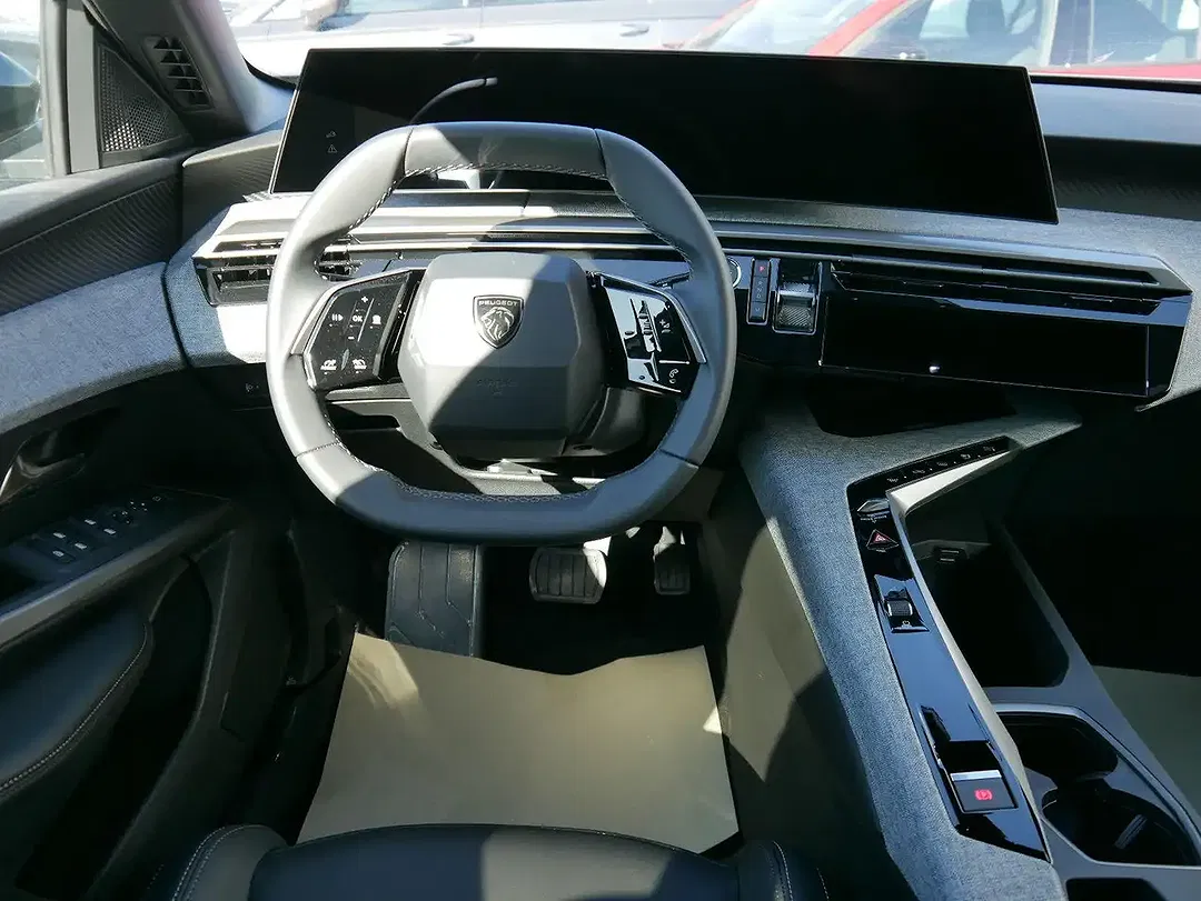 Peugeot 3008 - Thumbnail 12
