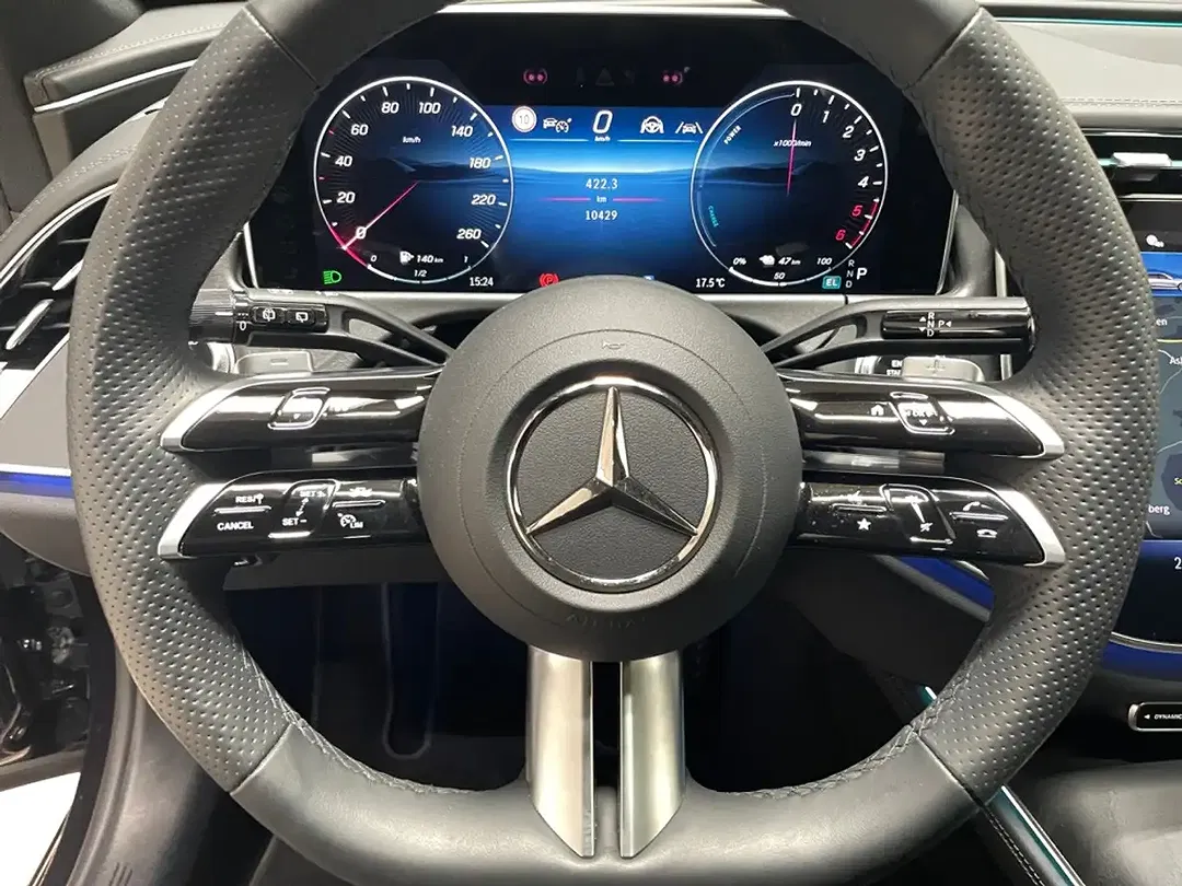 Mercedes-Benz E 300 - Thumbnail 10