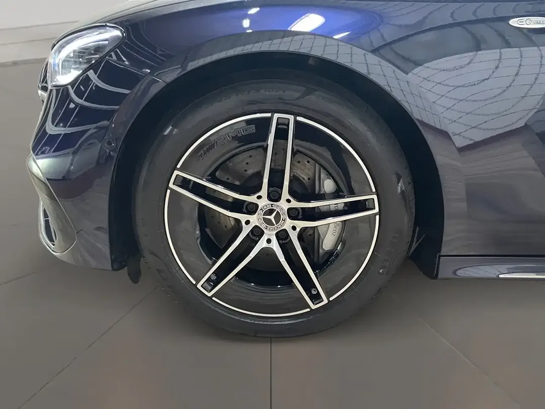 Mercedes-Benz E 300 - Thumbnail 8