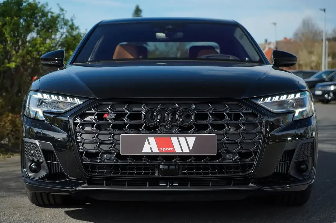 Audi S8 - Thumbnail 3