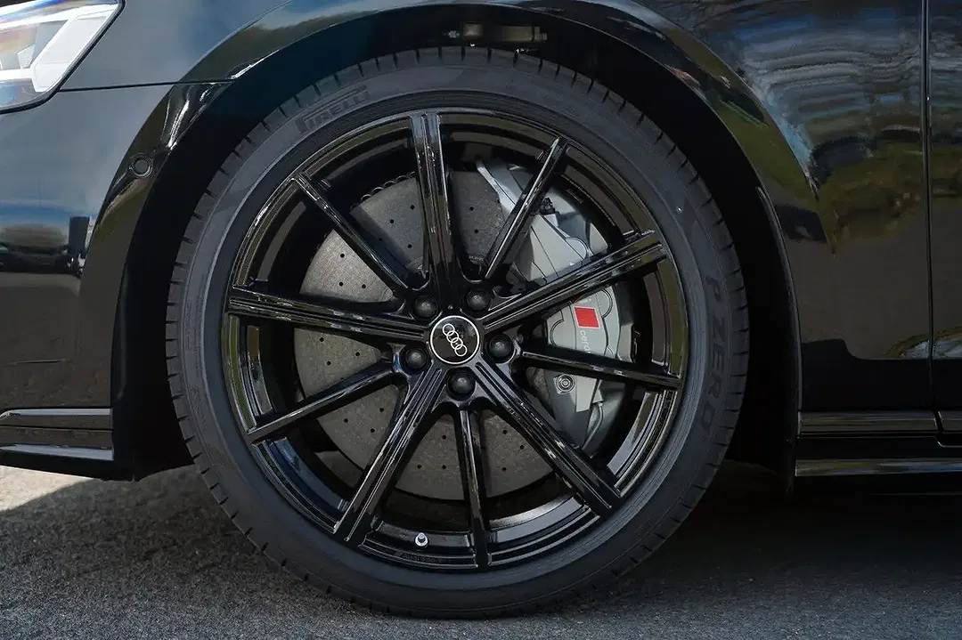 Audi S8 - Thumbnail 5