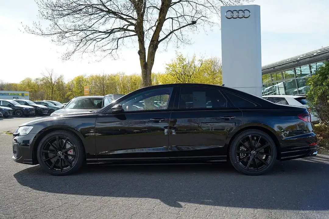 Audi S8 - Thumbnail 6