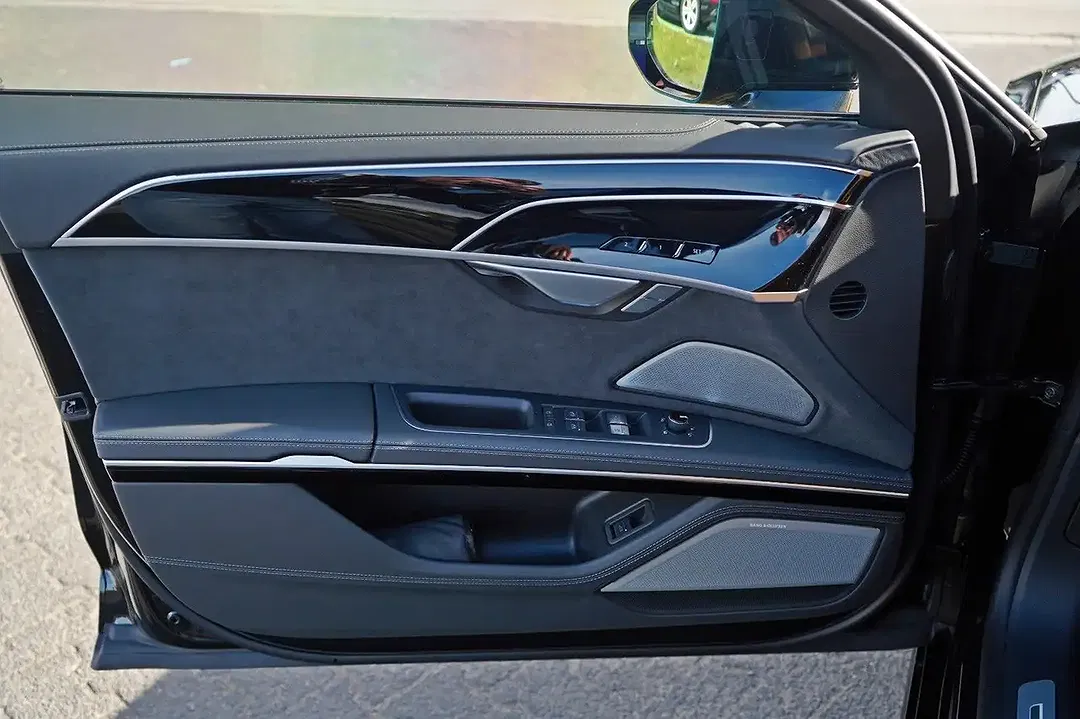 Audi S8 - Thumbnail 7