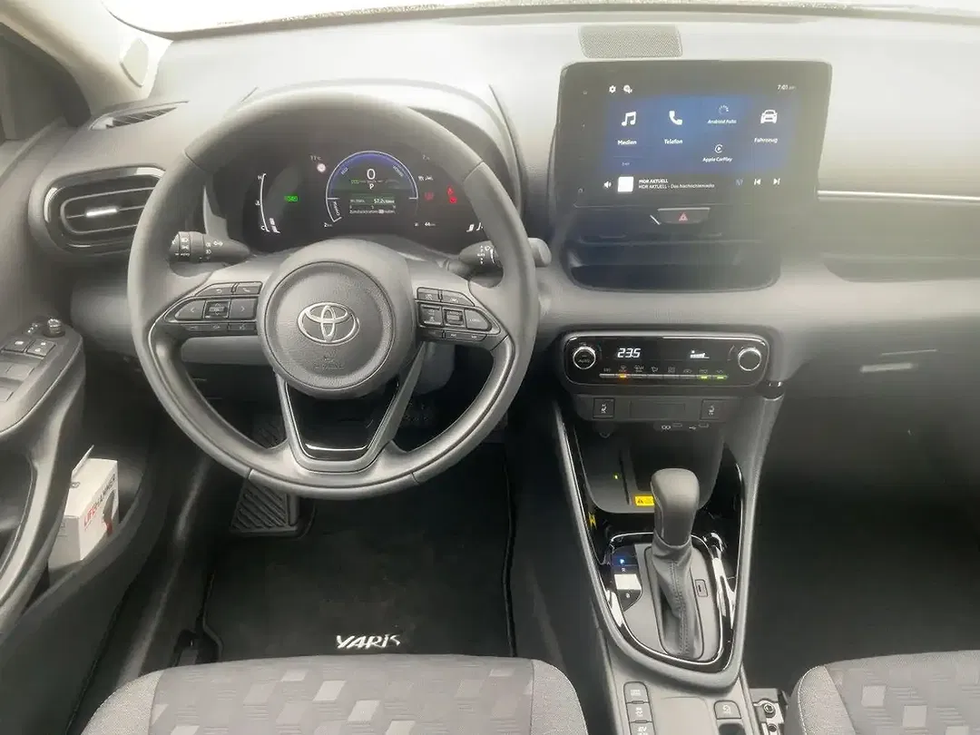 Toyota Yaris - Thumbnail 10