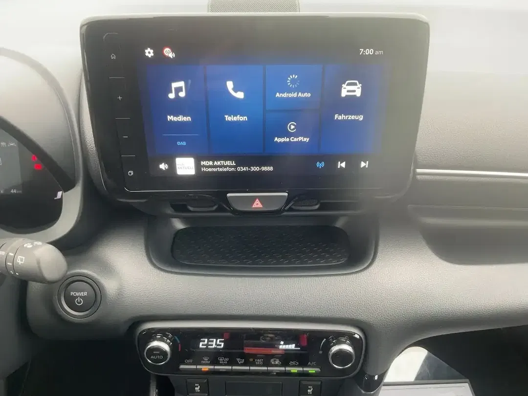 Toyota Yaris - Thumbnail 12