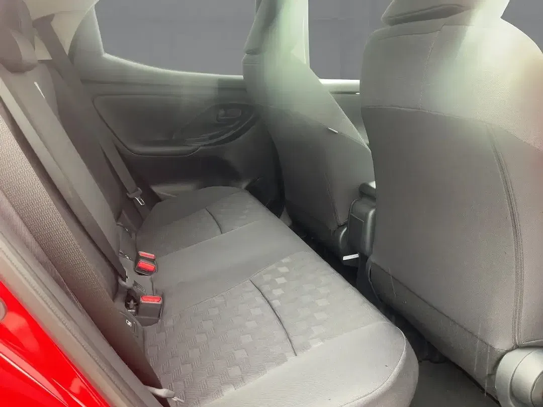 Toyota Yaris - Thumbnail 14