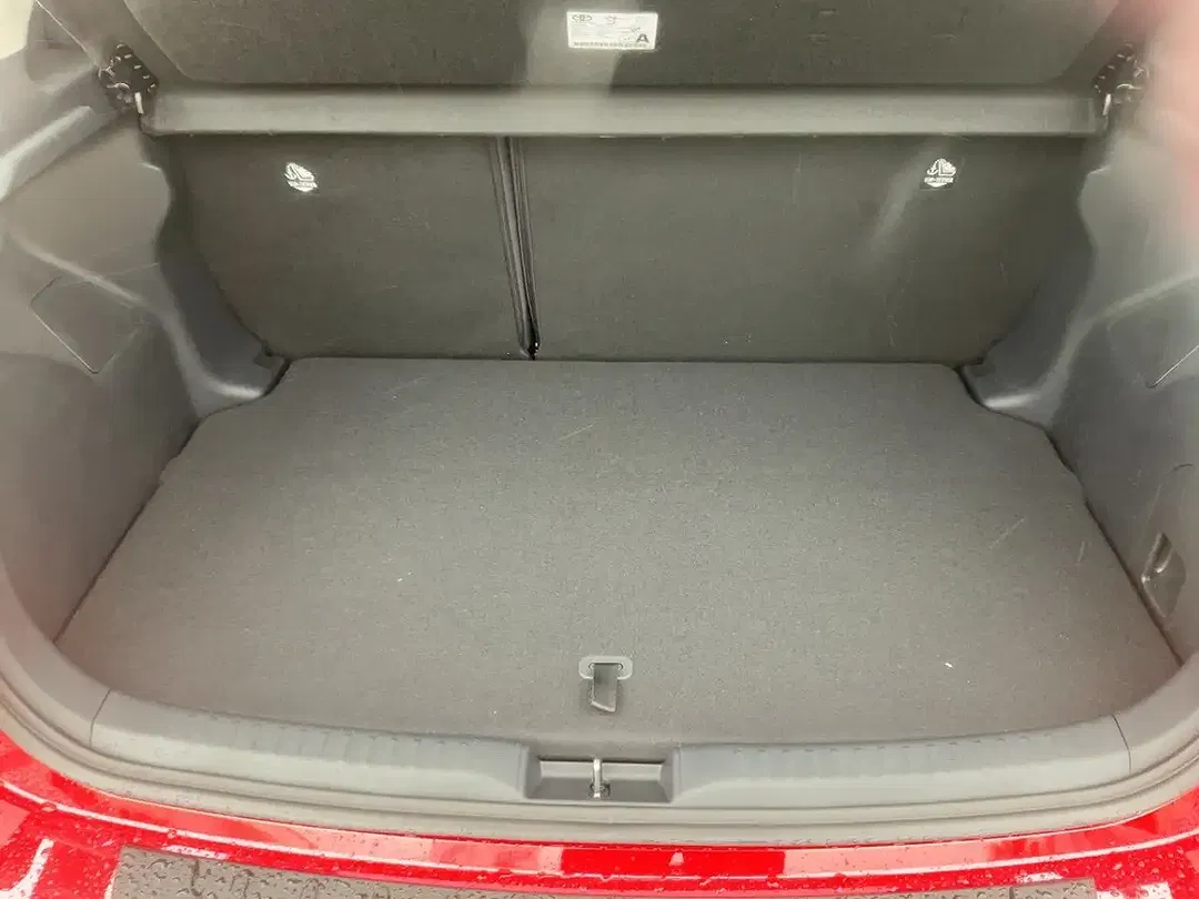 Toyota Yaris - Thumbnail 15