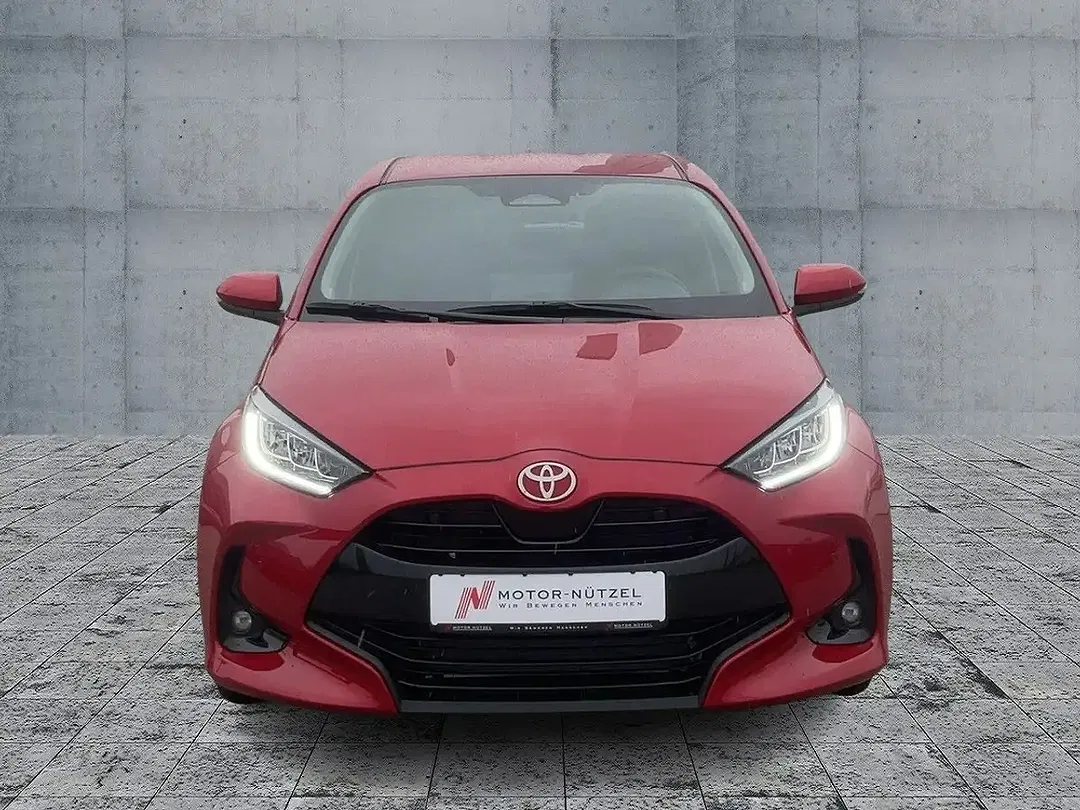 Toyota Yaris - Thumbnail 3