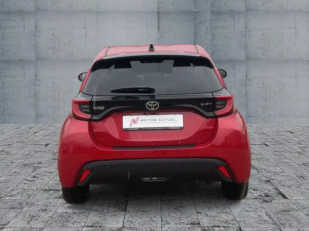 Toyota Yaris - Thumbnail 5