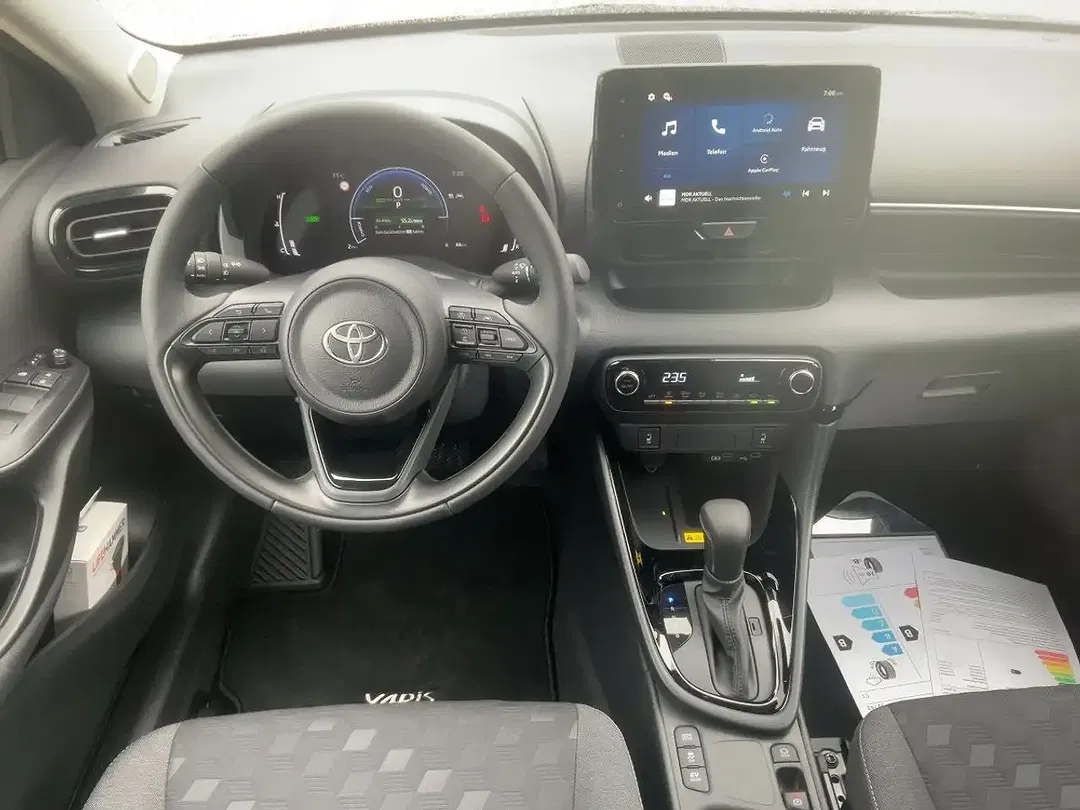 Toyota Yaris - Thumbnail 9
