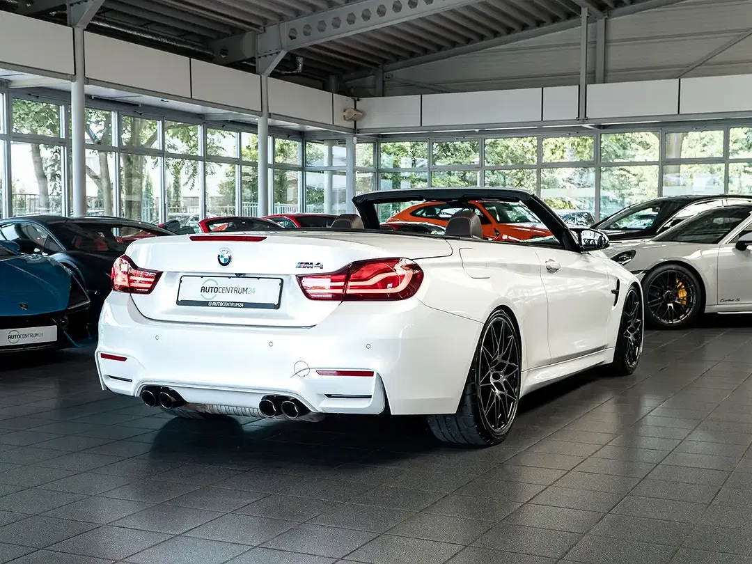 BMW M4 - Thumbnail 12