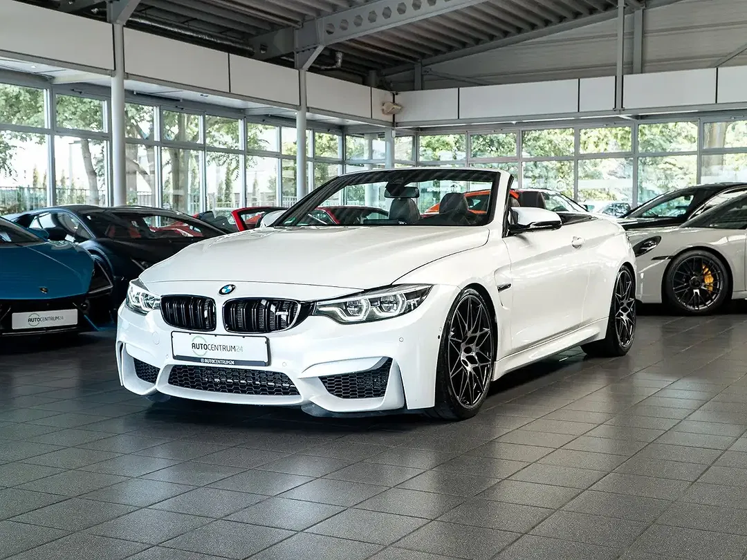 BMW M4 - Thumbnail 3
