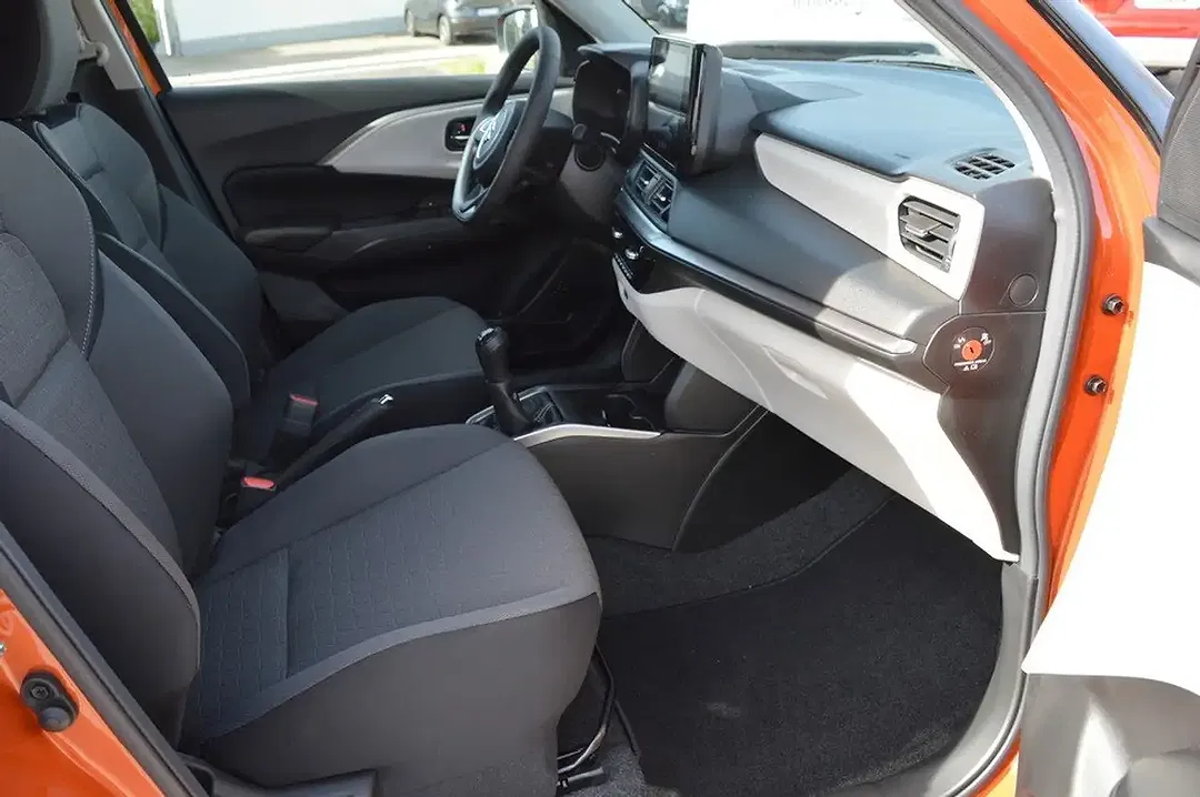 Suzuki Swift - Thumbnail 11