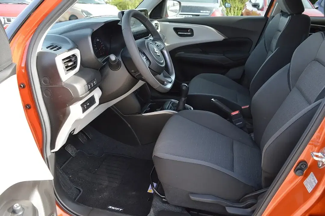 Suzuki Swift - Thumbnail 12