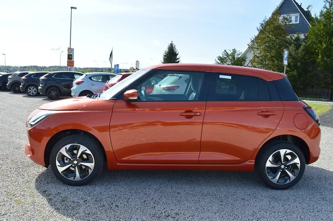 Suzuki Swift - Thumbnail 5