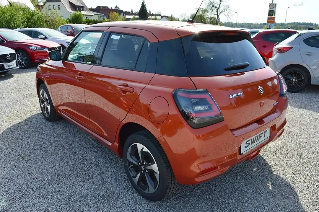 Suzuki Swift - Thumbnail 7