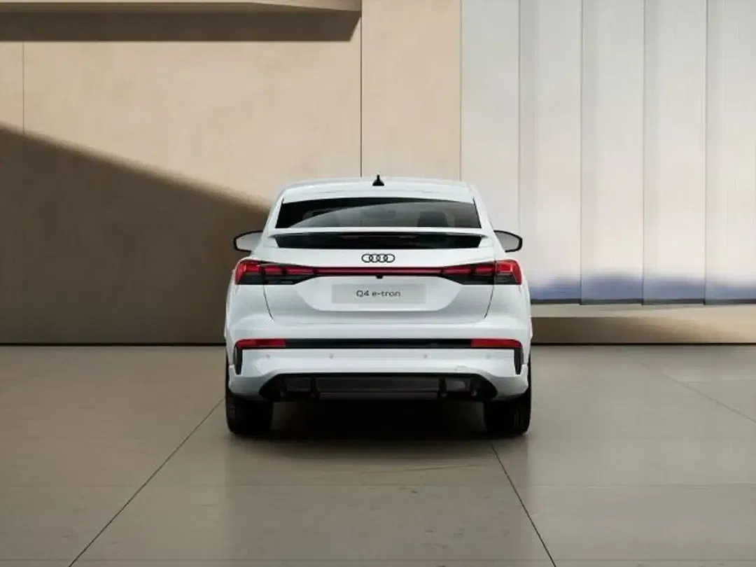 Audi Q4 e-tron - Thumbnail 4