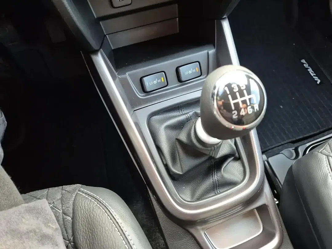 Suzuki Vitara - Thumbnail 10