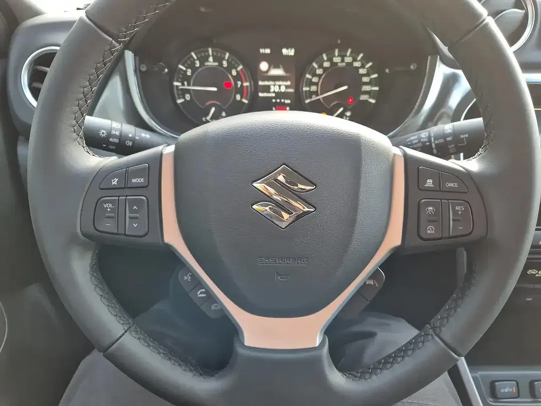 Suzuki Vitara - Thumbnail 8