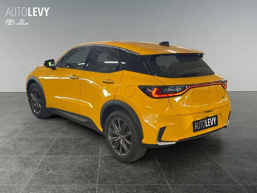 Lexus LBX - Thumbnail 3