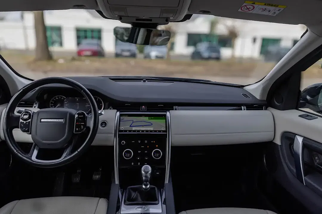 Land Rover Discovery Sport - Thumbnail 12