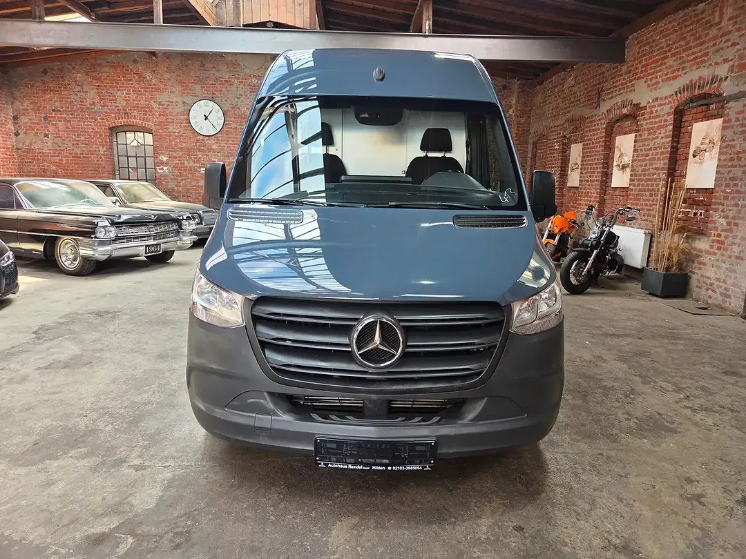Mercedes-Benz Sprinter - Thumbnail 2