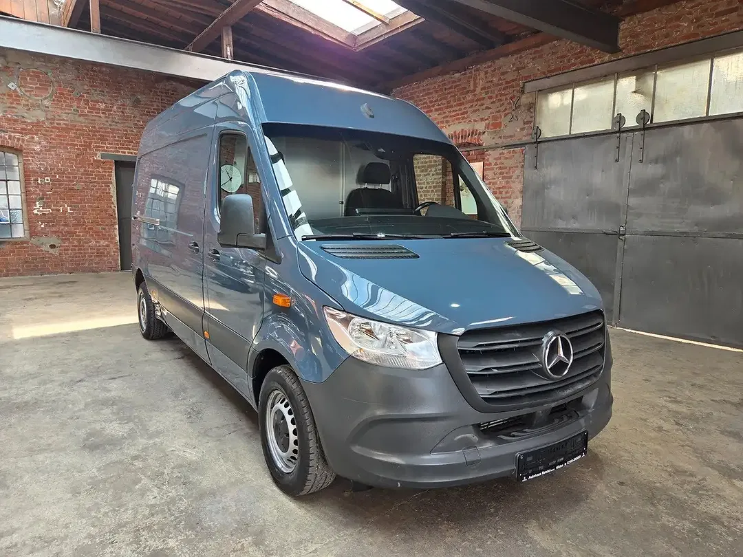 Mercedes-Benz Sprinter - Thumbnail 3