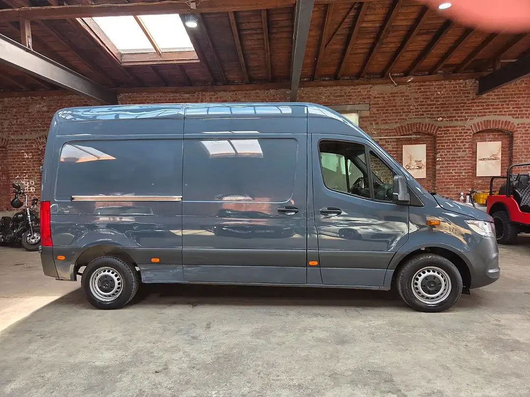 Mercedes-Benz Sprinter - Thumbnail 4