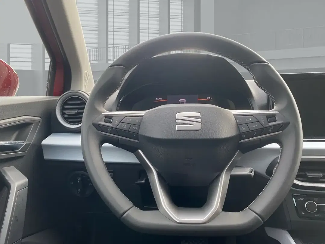SEAT Arona - Thumbnail 11