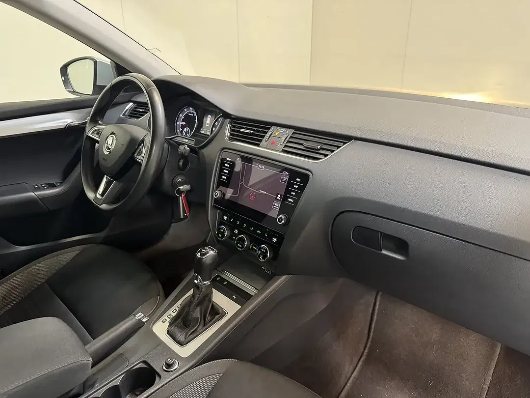 Skoda Octavia - Thumbnail 13
