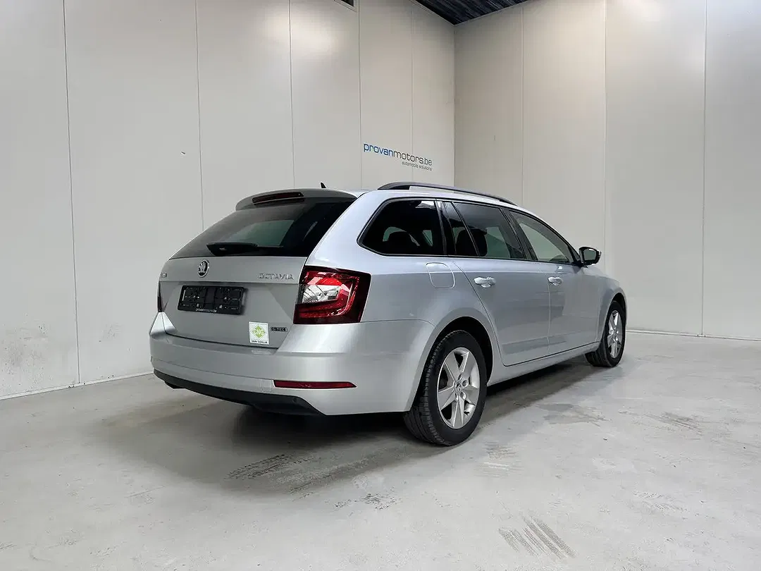 Skoda Octavia - Thumbnail 3