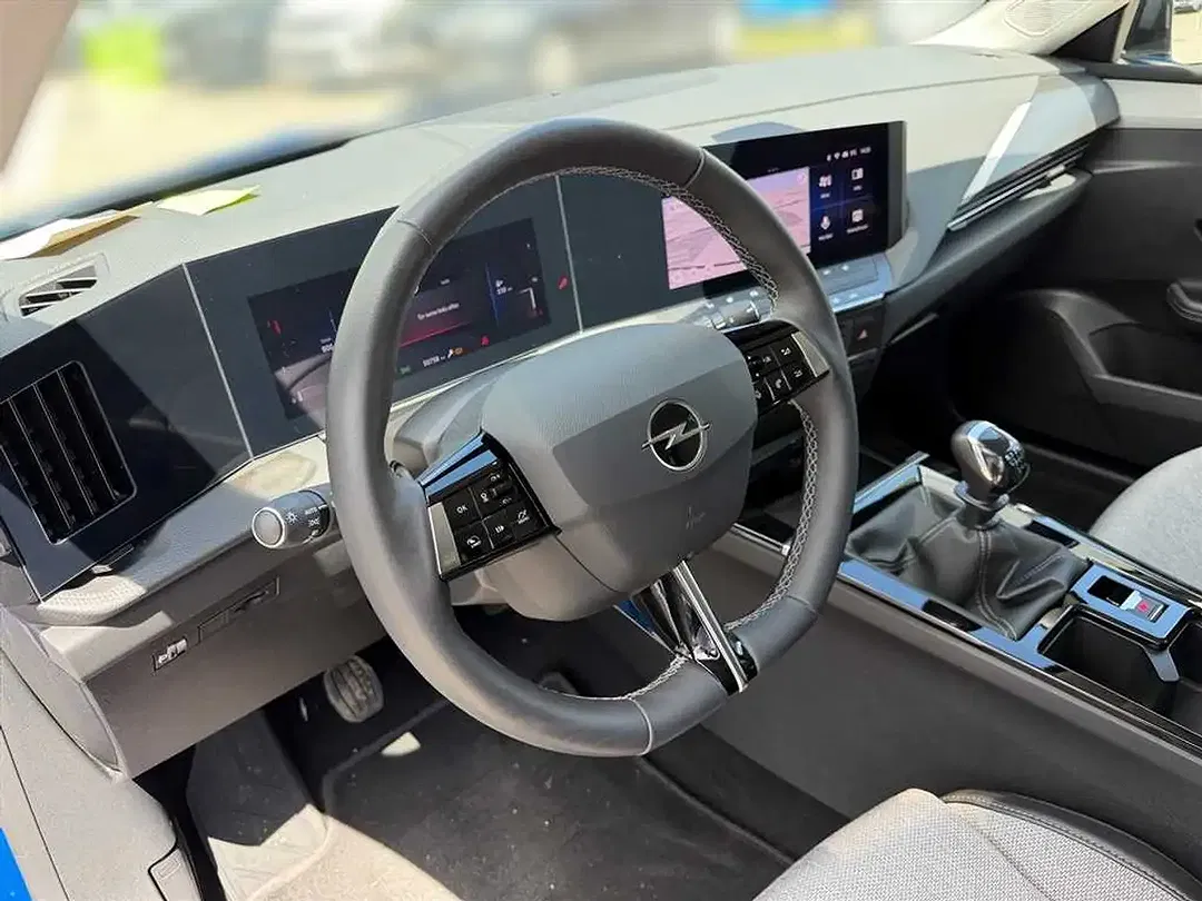 Opel Astra - Thumbnail 10