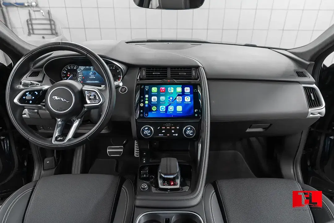 Jaguar E-Pace - Thumbnail 8
