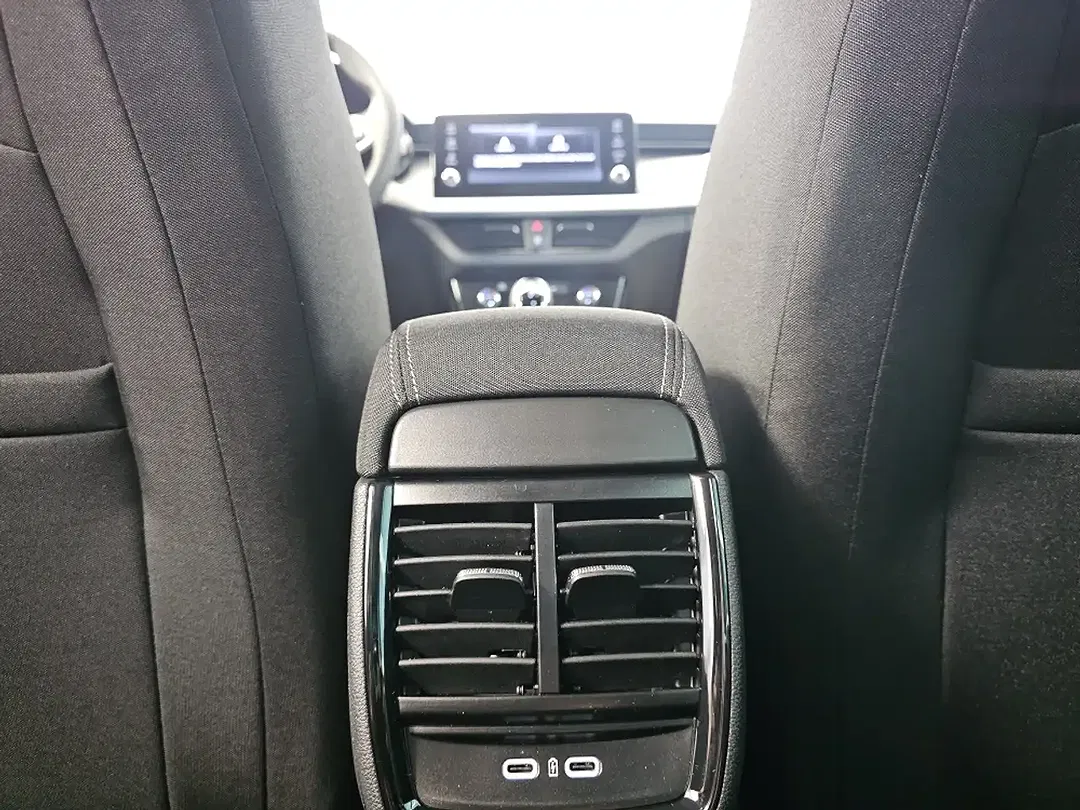 Skoda Kamiq - Thumbnail 9