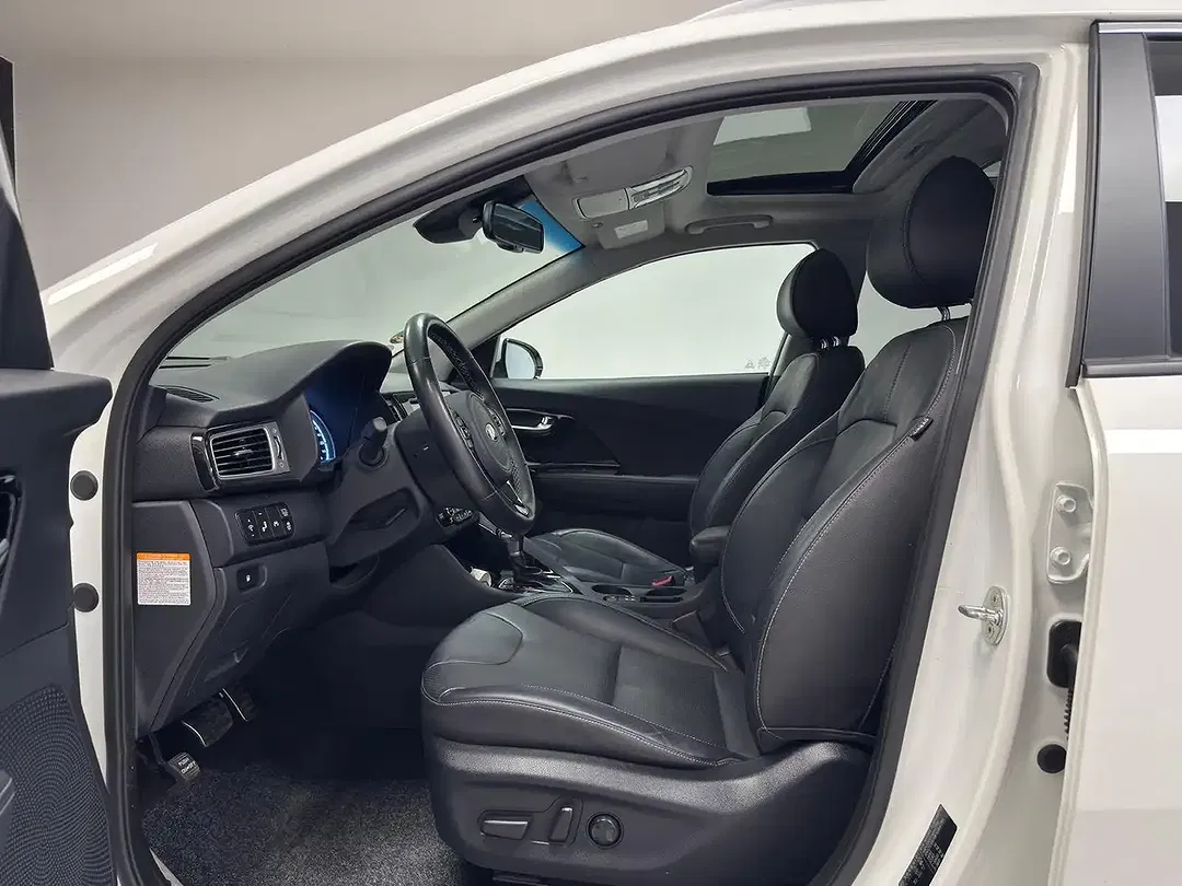 Kia Niro - Thumbnail 11