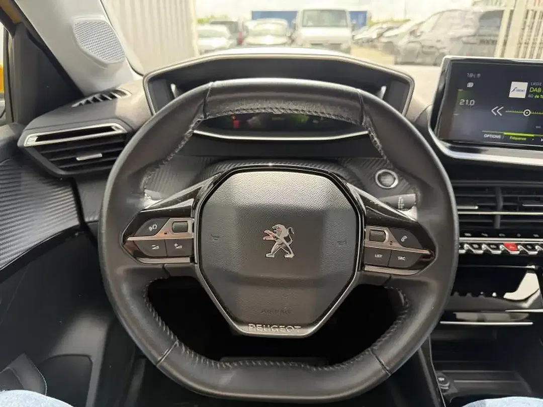Peugeot 208 - Thumbnail 15