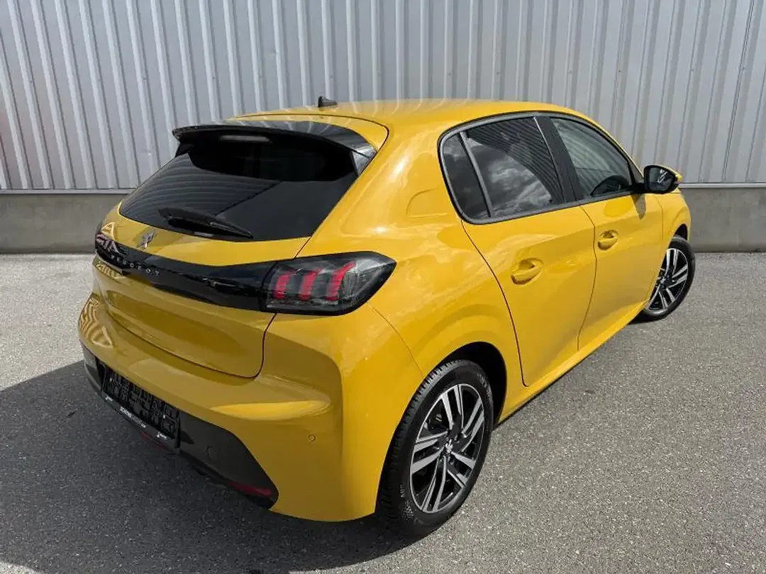 Peugeot 208 - Thumbnail 3