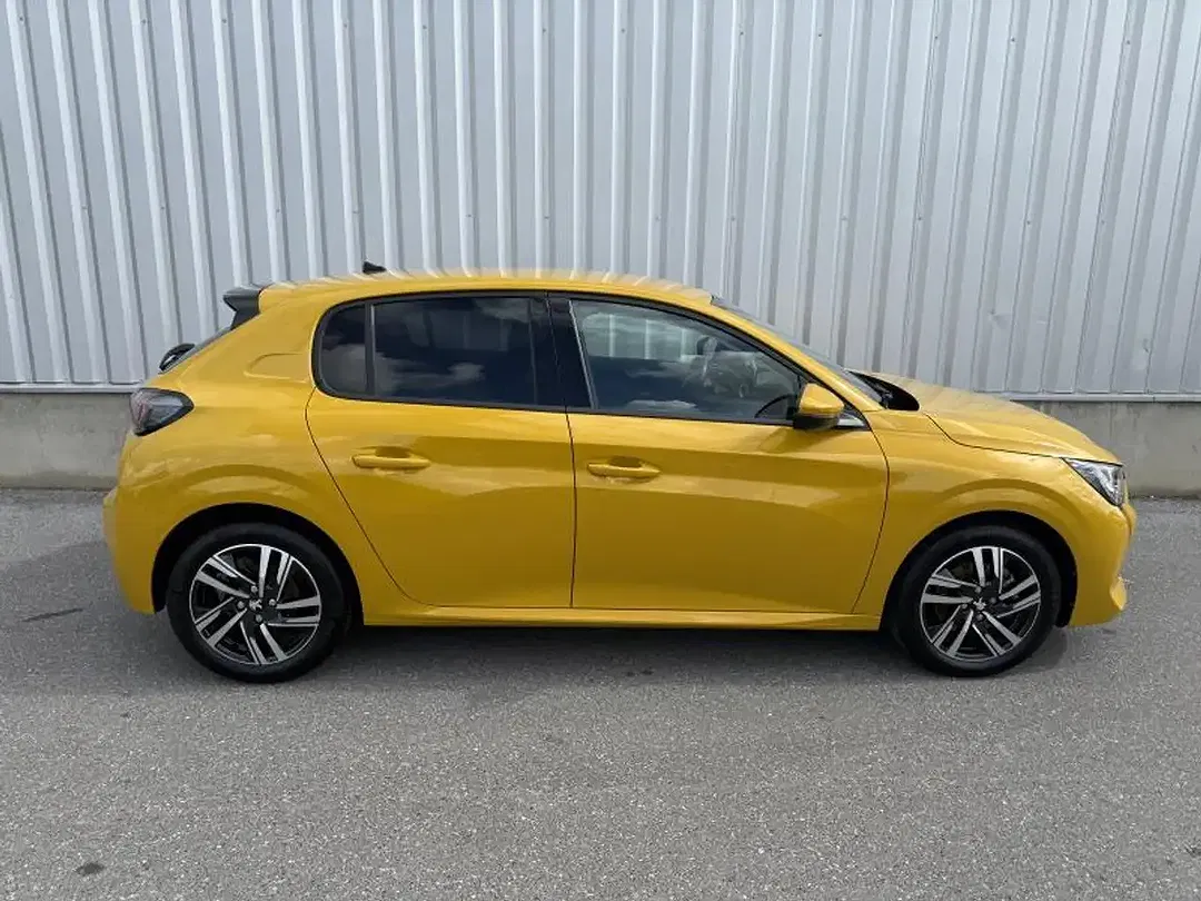 Peugeot 208 - Thumbnail 4