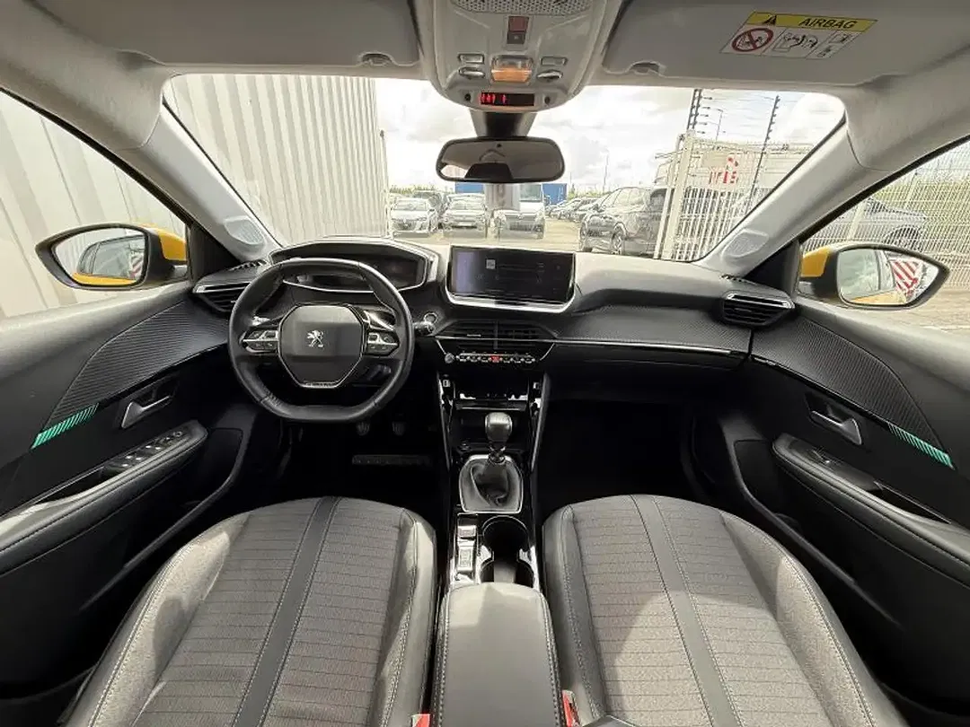 Peugeot 208 - Thumbnail 8