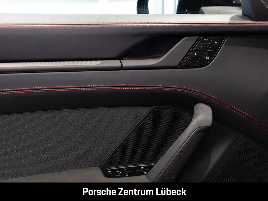 Porsche 992 - Thumbnail 12