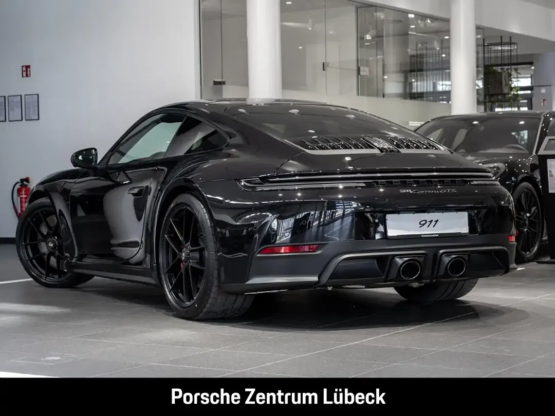 Porsche 992 - Thumbnail 3