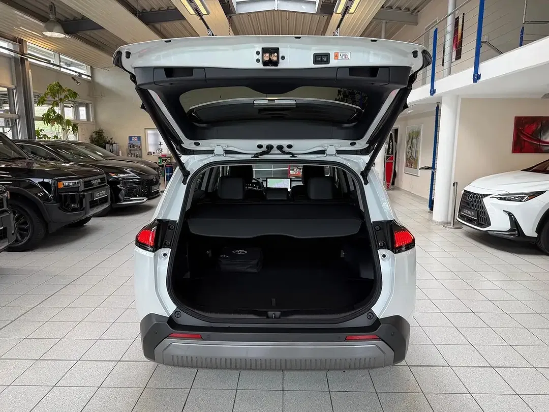 Toyota RAV 4 - Thumbnail 11