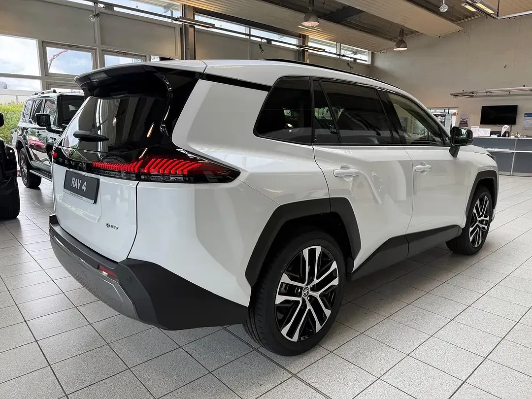 Toyota RAV 4 - Thumbnail 12