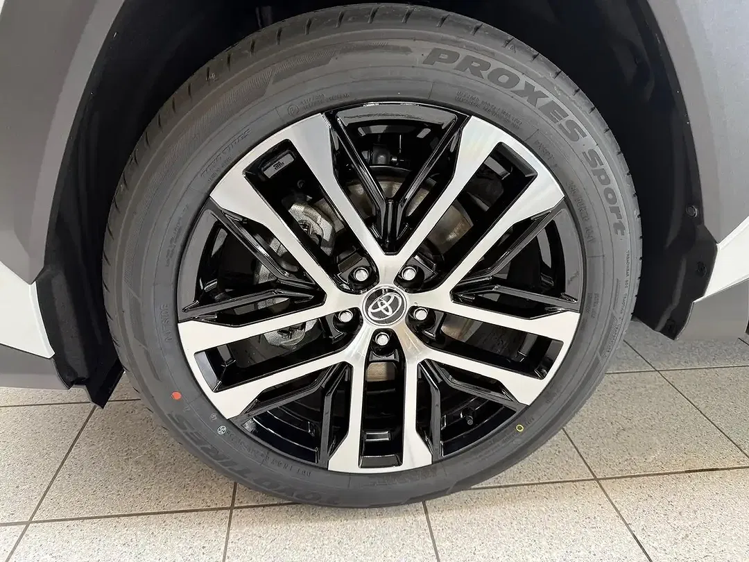 Toyota RAV 4 - Thumbnail 7