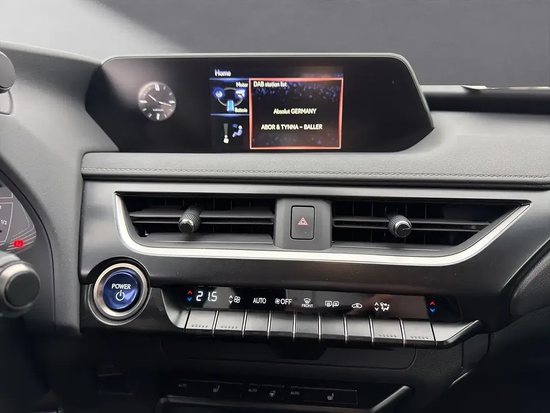 Lexus UX 250h - Thumbnail 15