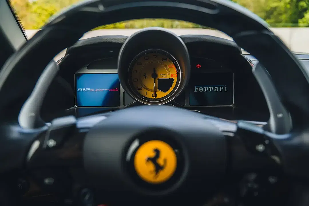 Ferrari 812 - Thumbnail 6