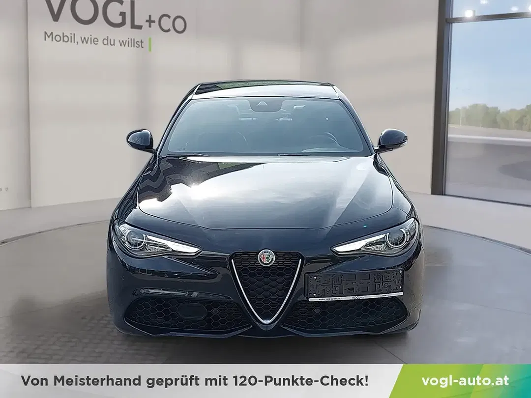Alfa Romeo Giulia - Thumbnail 6